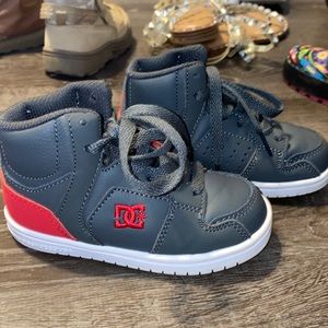 Toddlers DC shoes grey & red